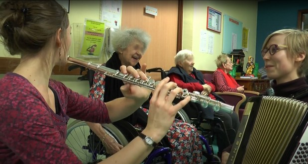 Lucile, Adeline et la Musicothérapie