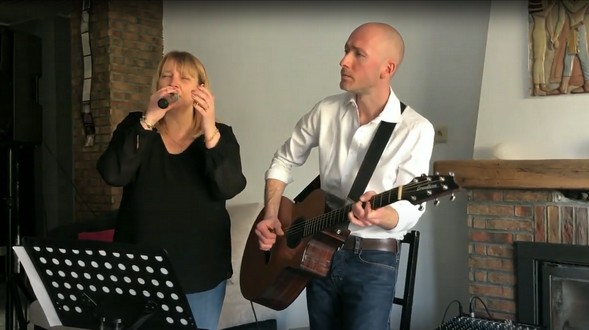 Patricia Dal et son guitariste